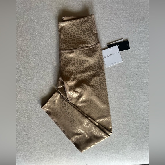 Beyond Yoga, Gold Metallic And Caramel Leggings Size Small New With Tag - Picture 8 of 12